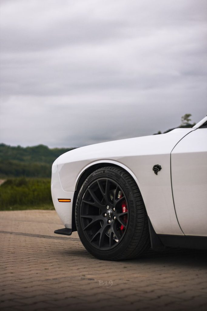 Dodge Challenger Hellcat auto premium na wynajem Tarnów