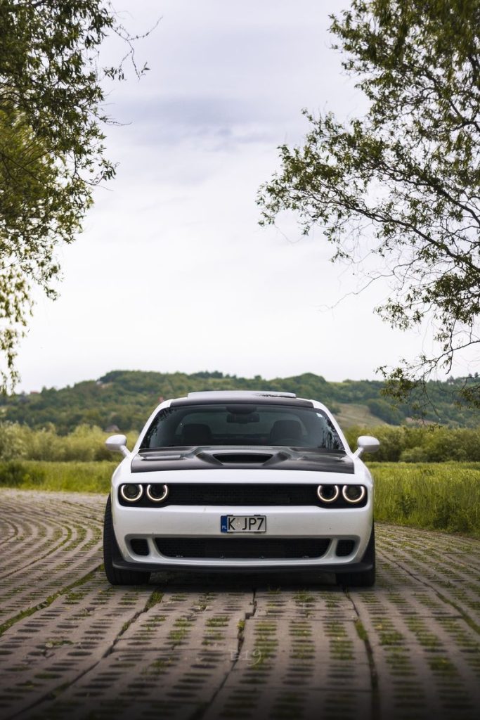 Dodge Challenger Hellcat wypożyczalnia samochodów sportowych Tarnów