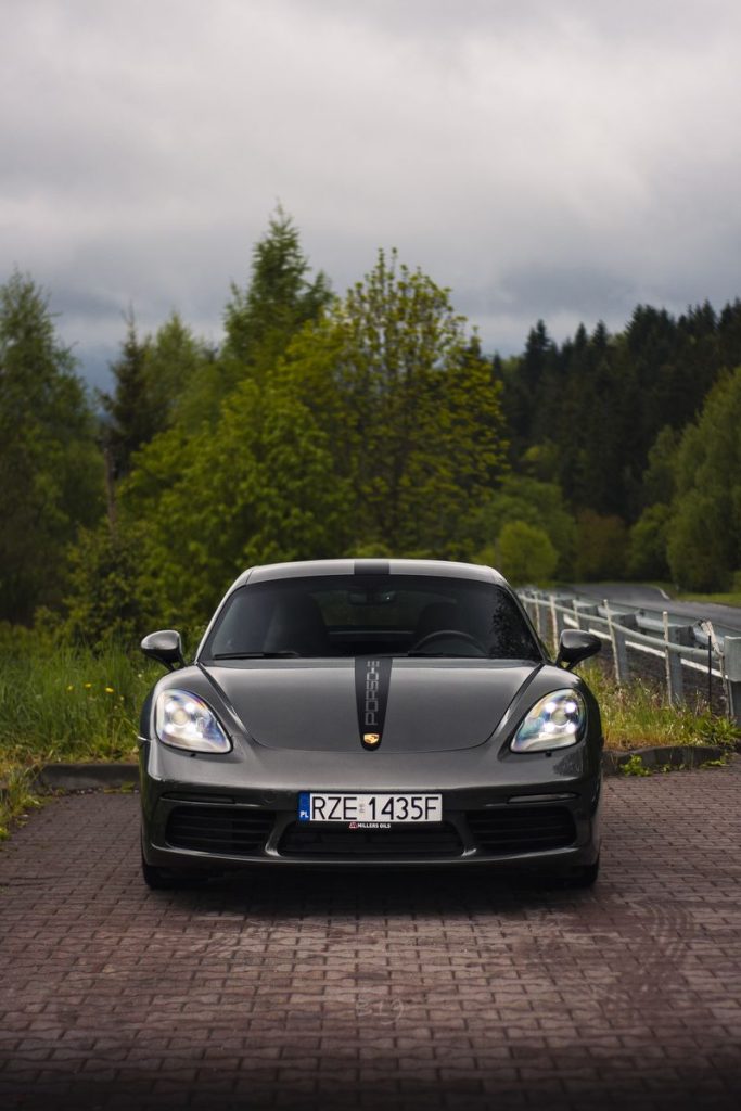 Porsche 718 Cayman na wynajem tarnów