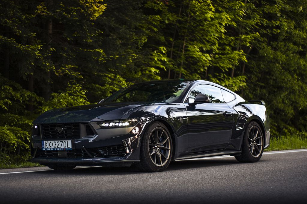 Ford Mustang Dark Horse