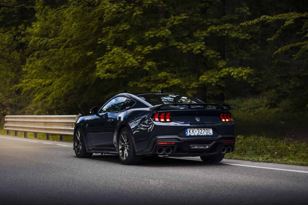 Ford Mustang Dark Horse