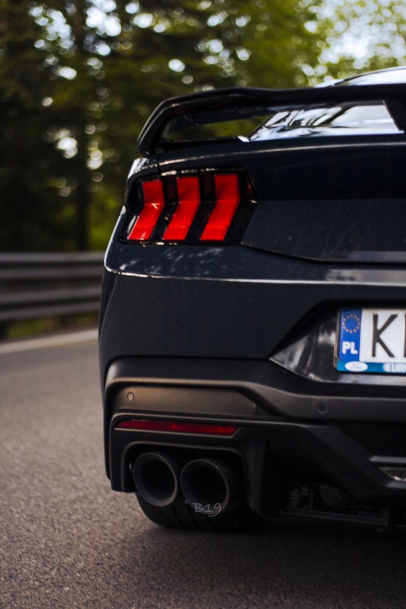 Ford Mustang Dark Horse