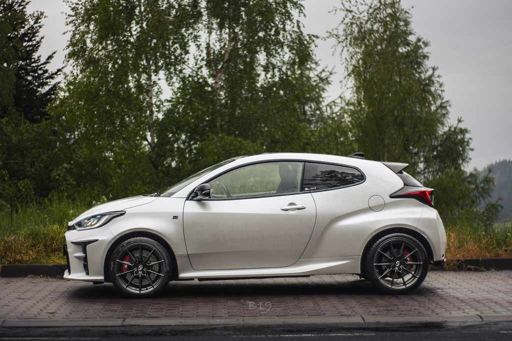 Toyota GR Yaris - HardCore Car Rent - wynajem samochodów sportowych